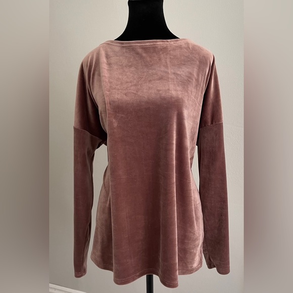 Fashion Nova Velour Back Twist Sweater & Pant Set. - Picture 4 of 6